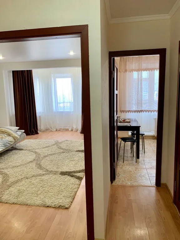 Квартира в самом центре нового города с видом на главную улицу