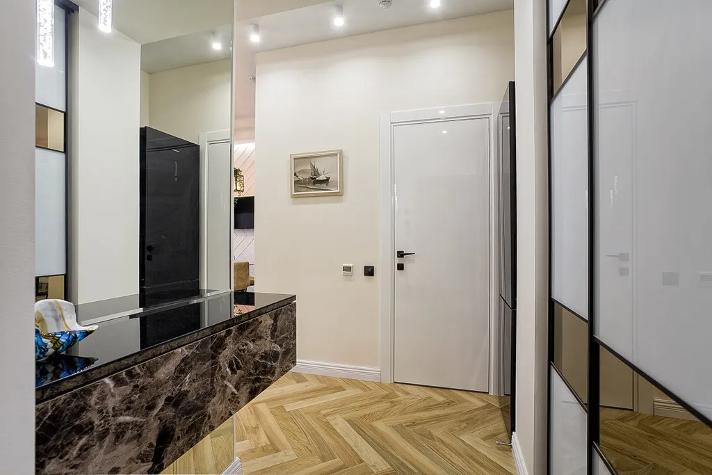 Студия с дизайнерским ремонтом в парковой зоне с террасой