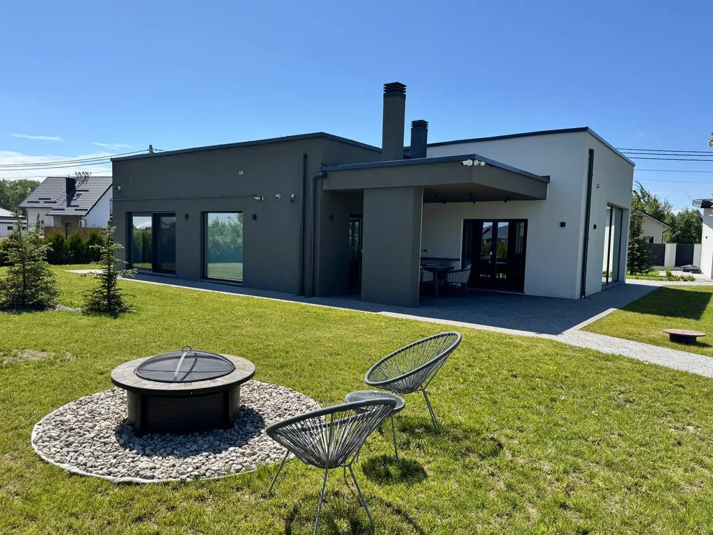 Современный стильный дом  лучшая локация у Калининград