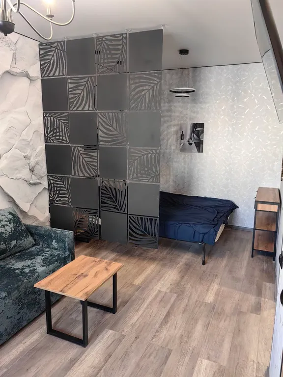 Красивая стильная и очень теплая студия в центре микрорайона выя