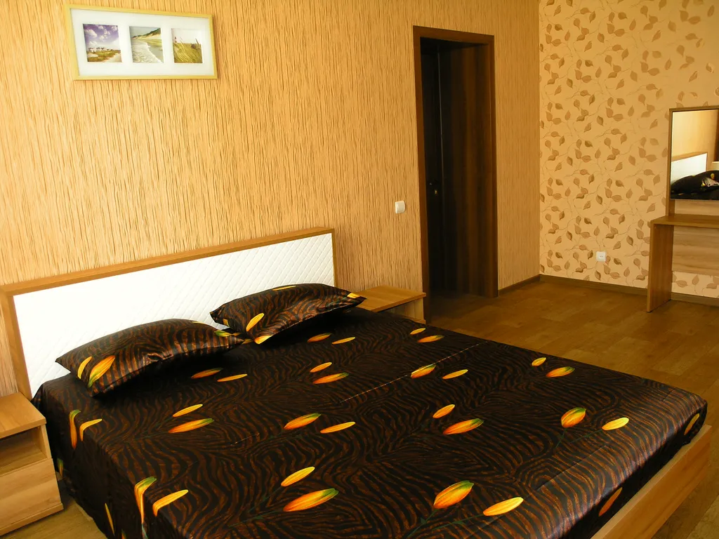 Светлая двухкомнатная квартира с евро ремонтом в многоэтажном доме