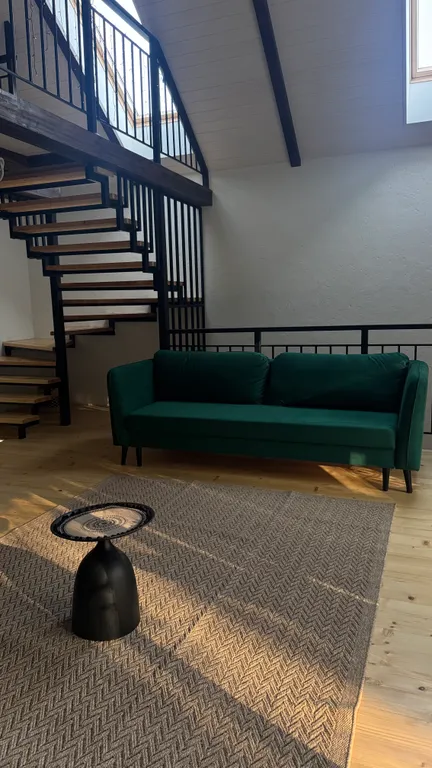 Шале в черте города с выходом в лес