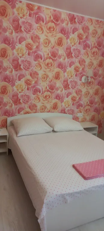 Номер Роза