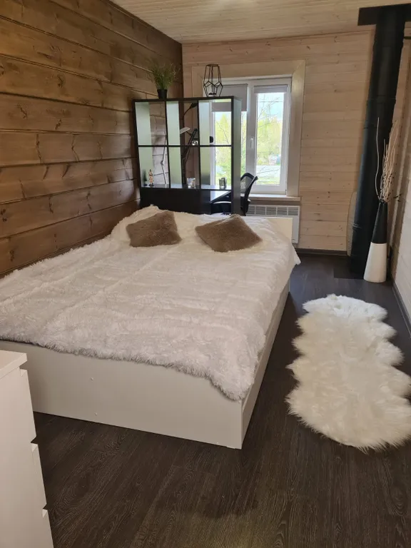 Дом с прудом