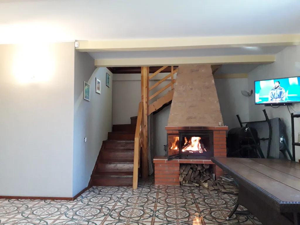 Дом из бруса с беседкой