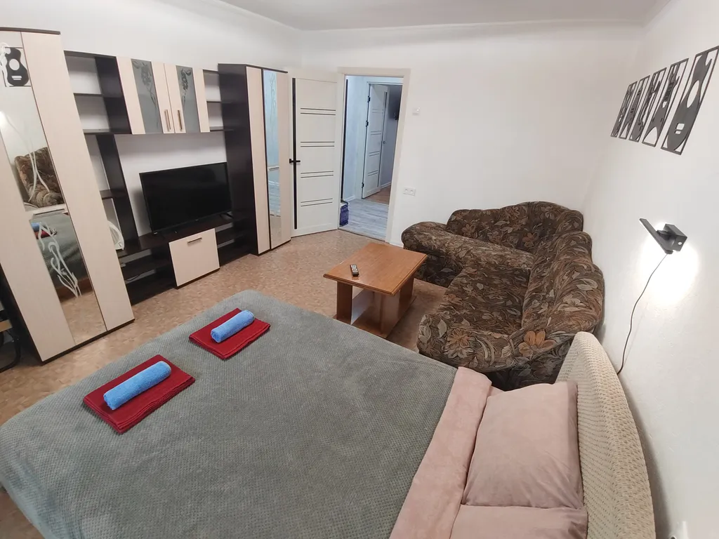 Трёхкомнатная квартира с раздельными комнатами, балконом и лифтом