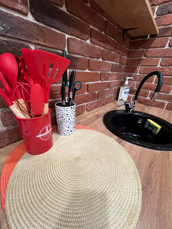 Студия в центре с дизайнерским ремонтом и балконом Город в городе