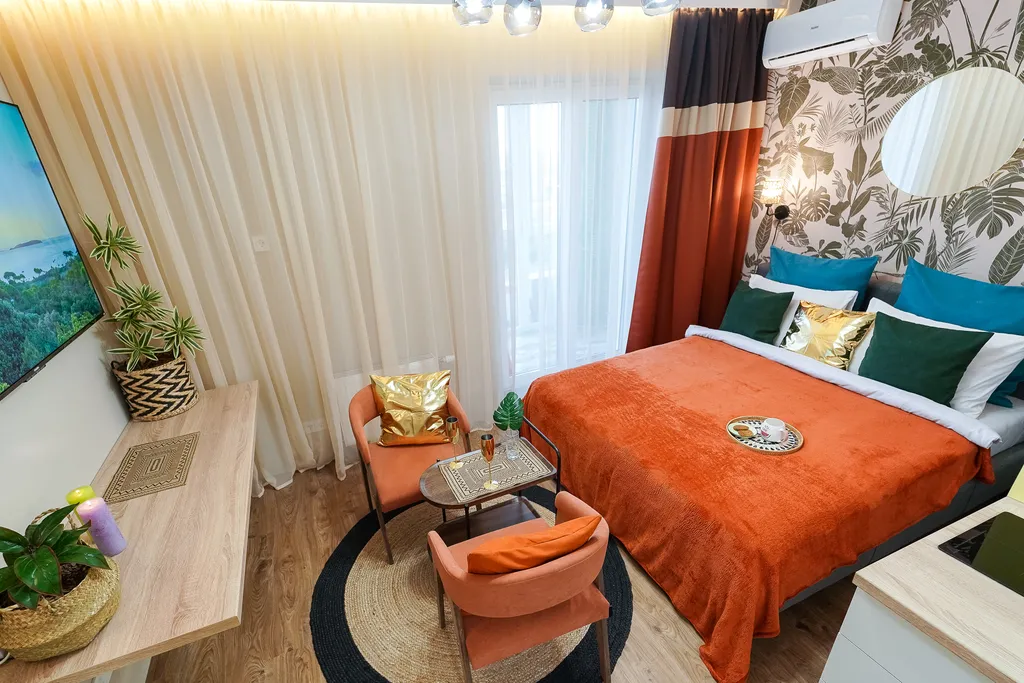Квартира Квартира Tropic SPA Studio с джакузи XXL и тропическим душем в уютном центре — Минск