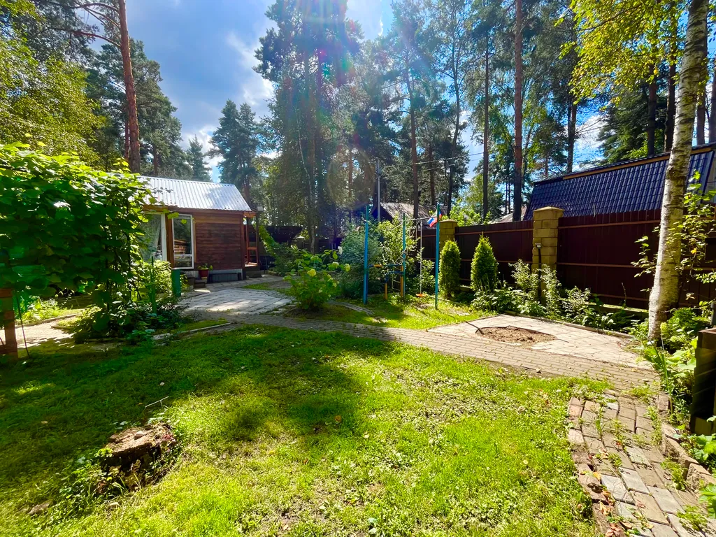 Дом с олененком и гортензиями