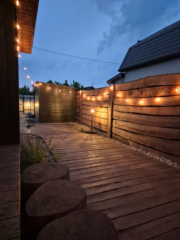 Сказочный уютный домик у моря