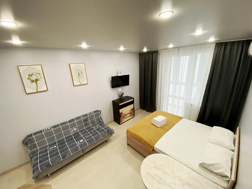 Студия со свежим ремонтом в тихом районе