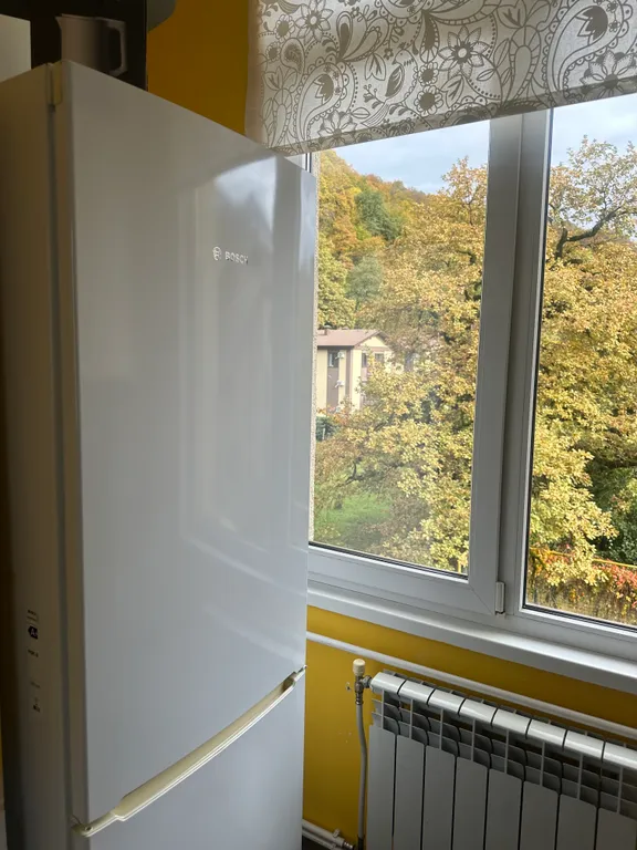 Уютная квaртиpа c двумя балконами и красивым видом на гoры