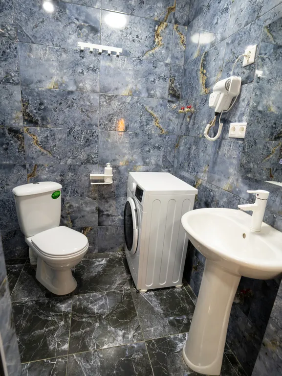 Уютная комната с балконом