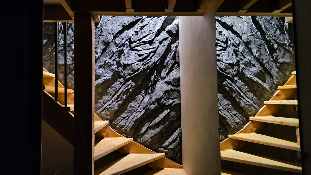 Домик в уютном дворе у моря