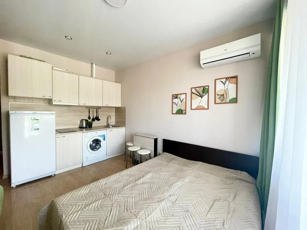 Студия с бассейном на территории ЖК