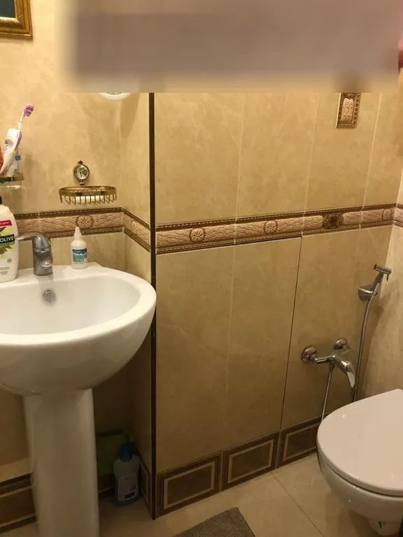 Таунхаус на береговой линии песчаного пляжа с бассейном