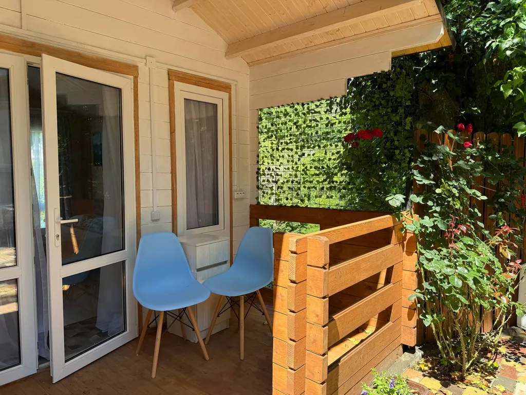 Уютный домик в горах недалеко от моря