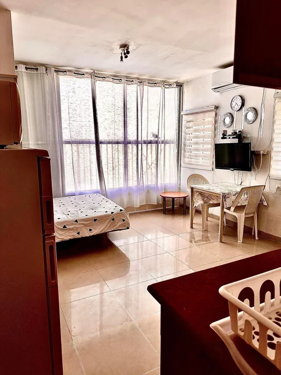 Новая эксклюзивная студия у моря в доме с лифтом