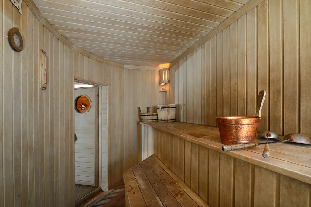 Дом с бассейном и баней для уединенного отдыха