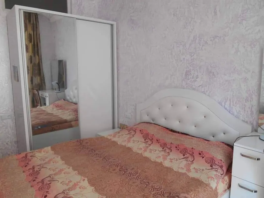 Квартира 3-комнатная Квартира — Батуми