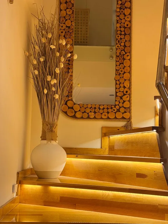 Роскошный дуплекс с эксклюзивным дизайнерским интерьером