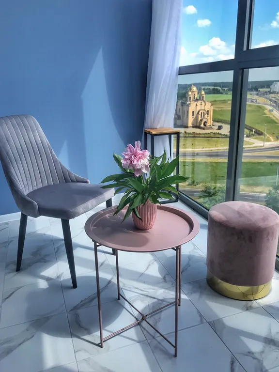 Уютная студия с большой панорамной лоджией