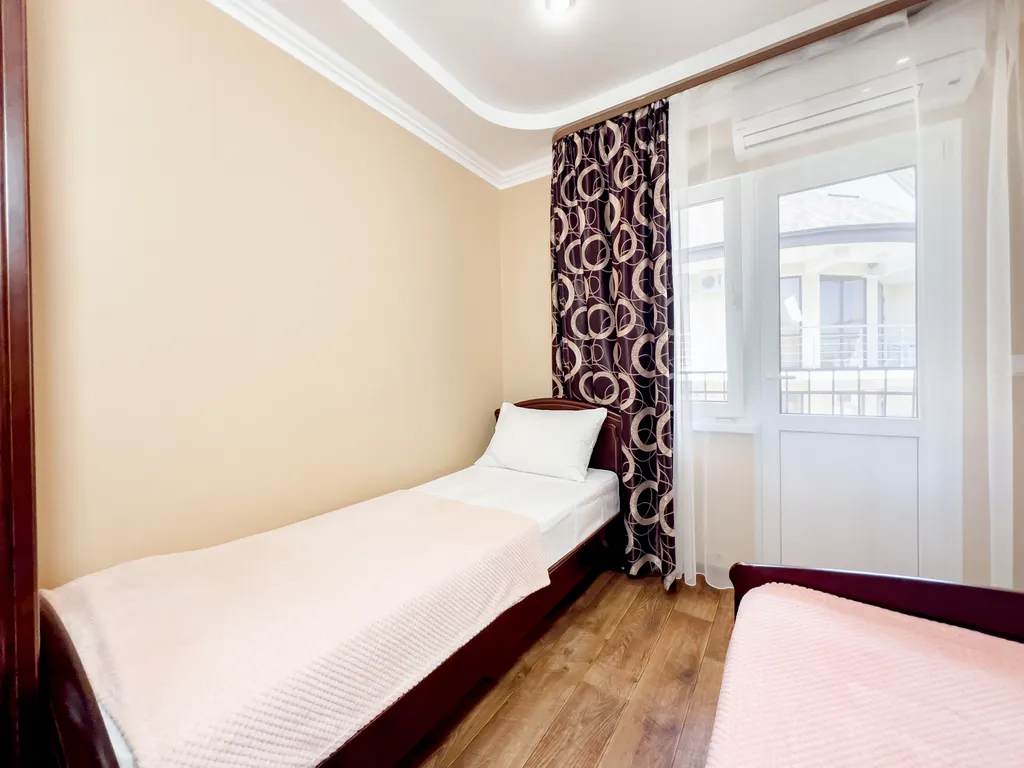 Стандарт 3-х местный с балконом