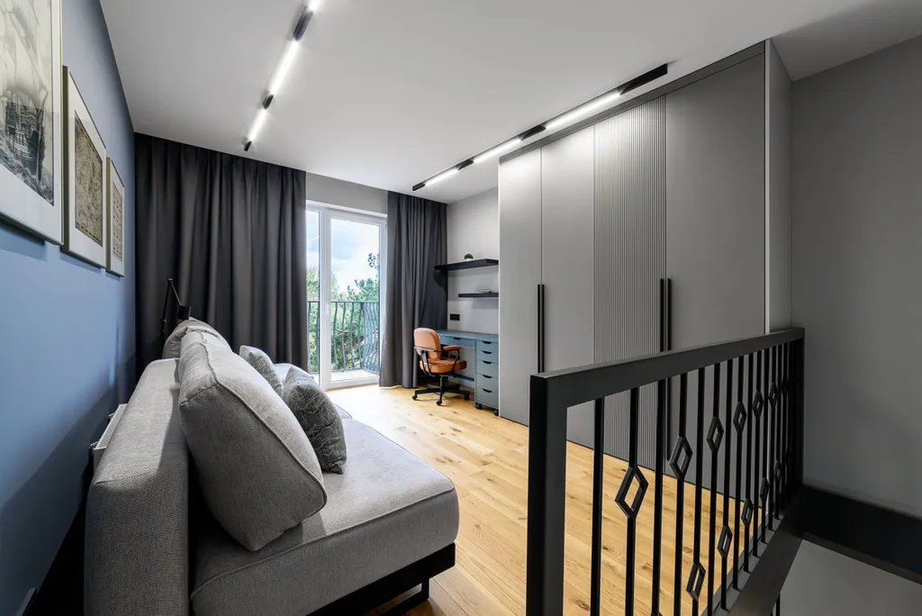 Новый дизайнерский 2-х уровневый апартамент в тихом центре