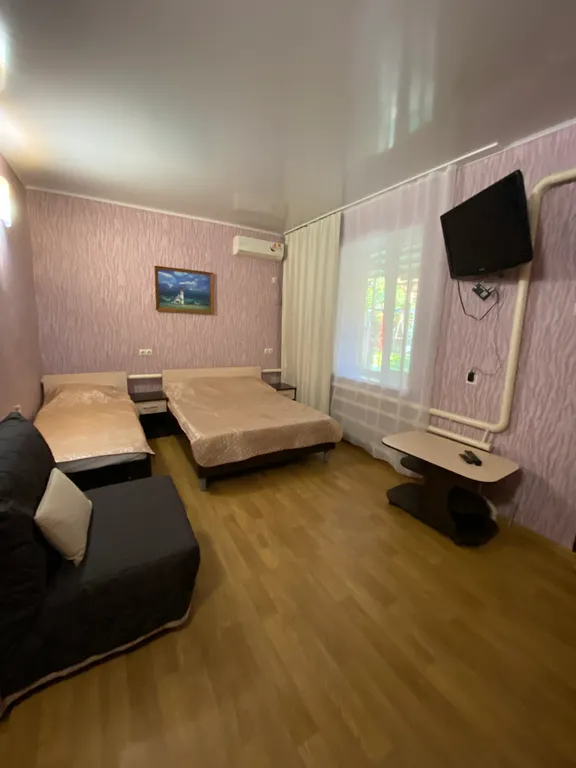 Комната в частном доме с отдельной кухней