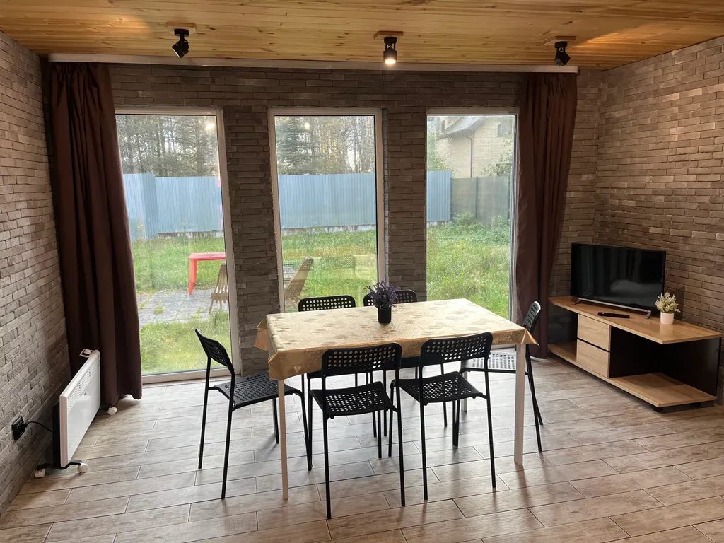 Домик у леса