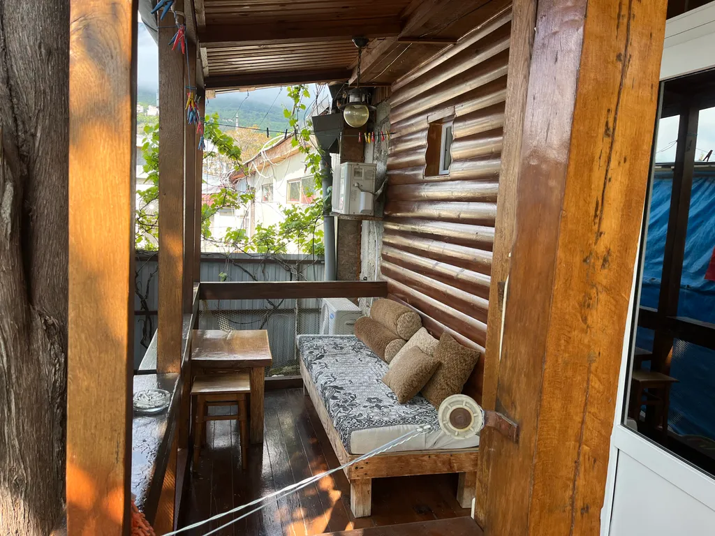 Однокомнатная квартира в частном доме близко к морю с балконом — аренда посуточно в Гурзуф