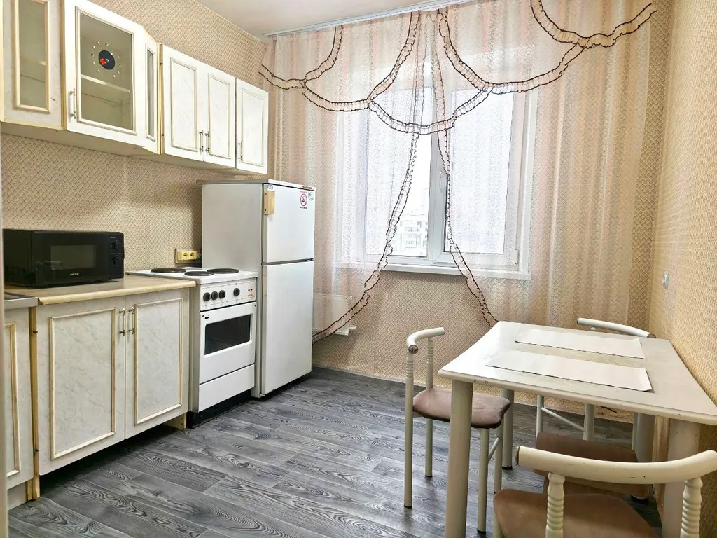 Квартира Однокомнатная квартира на Взлетке с видом на тихий двор — Красноярск