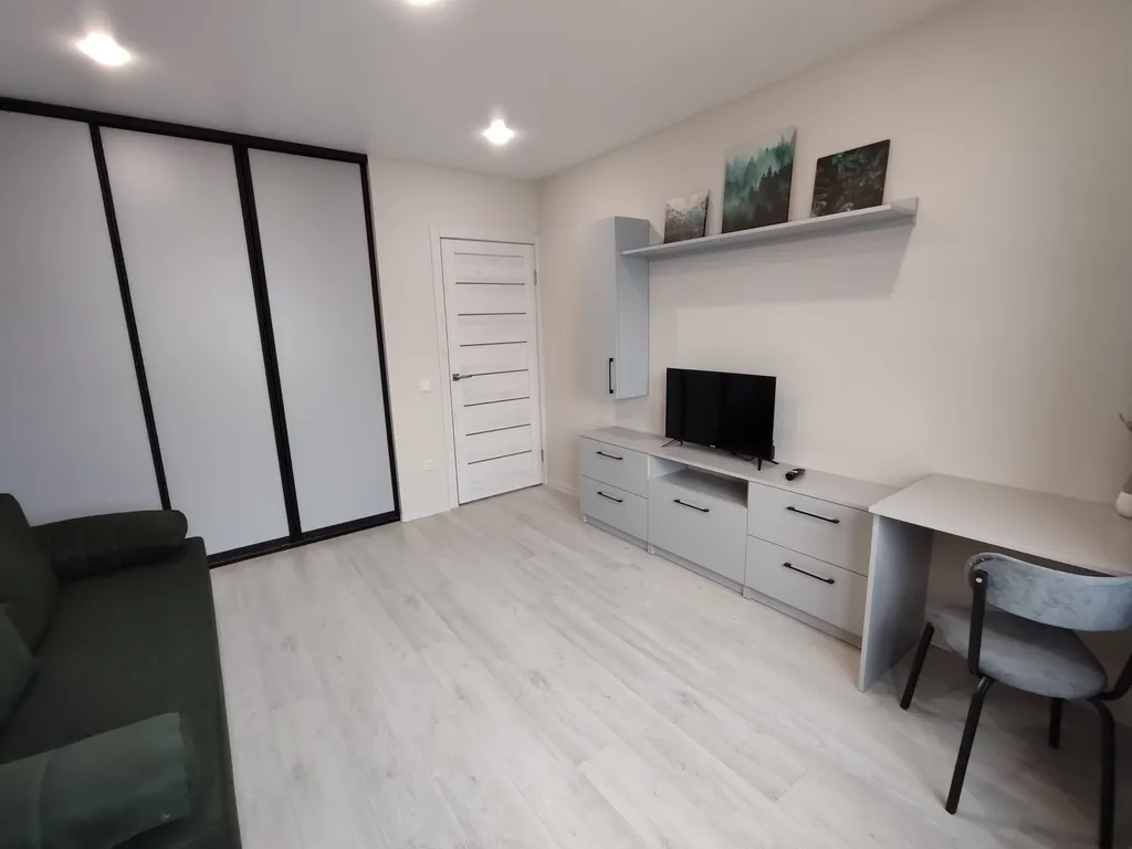 Уютная квартира с отдельной спальней, новым ремонтом и техникой