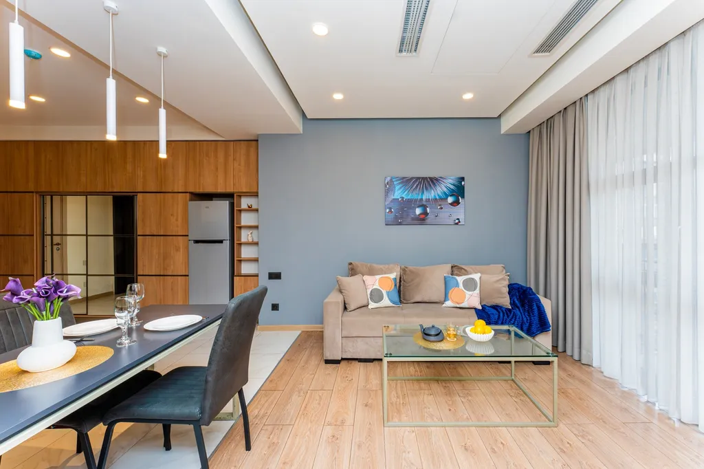 Стильная квартира с французским балконом в центре города — аренда посуточно в Ереван