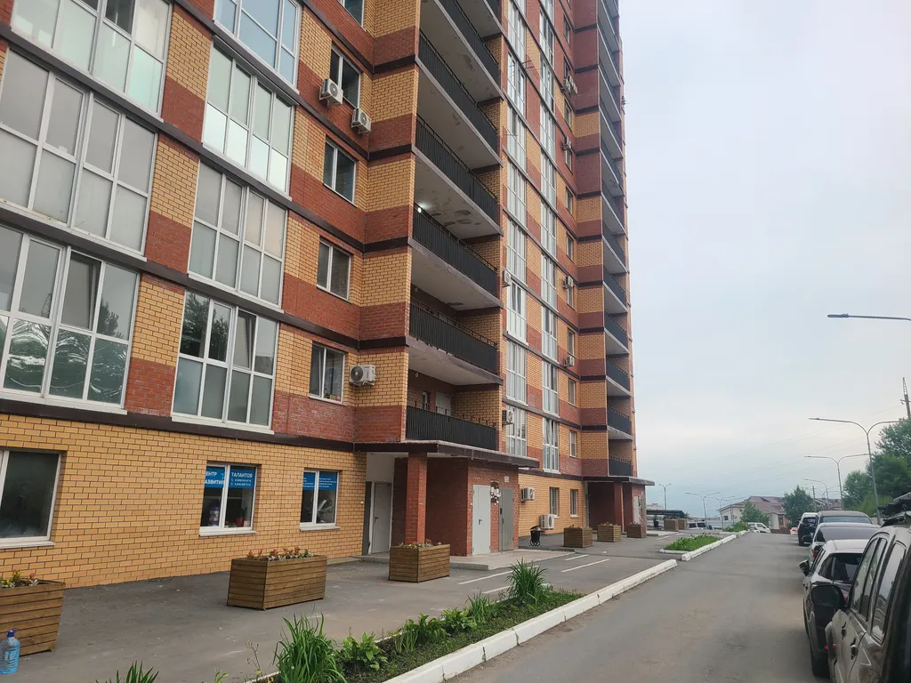 Новострой с видом на море