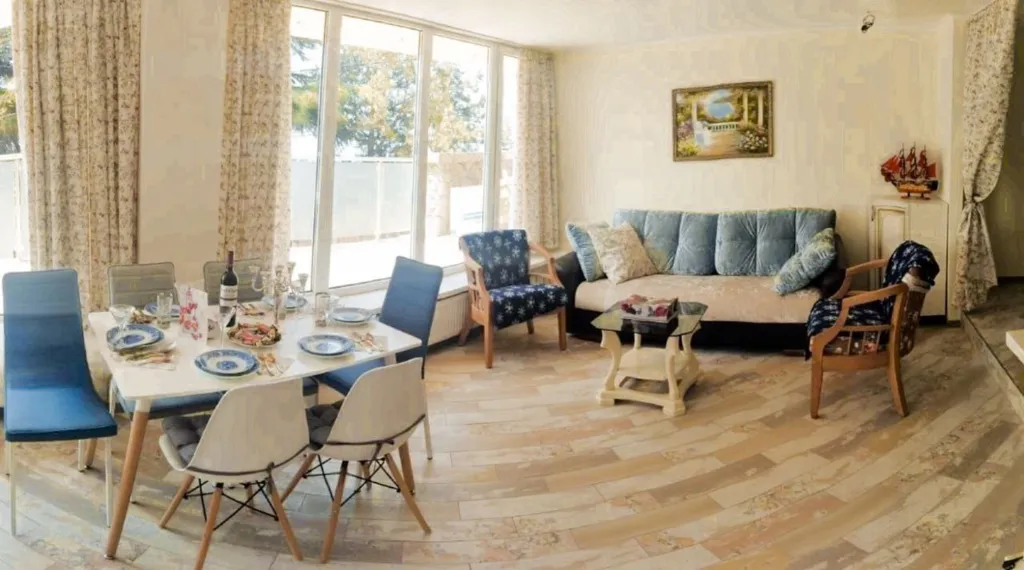 Люкс с видом на море и большим балконом 102