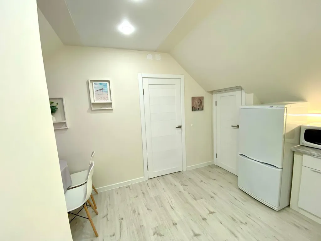 Коттедж Дом с бассейном и своей территорией — Бжид