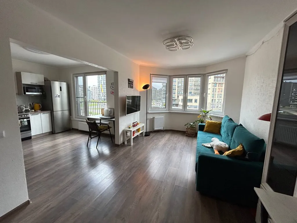 Двухкомнатная просторная квартира в стильном районе