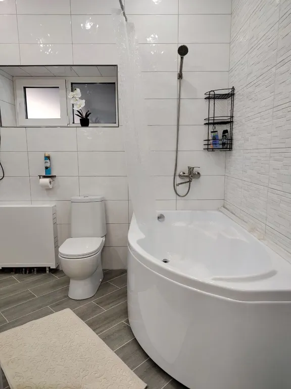 Дом в центре города рядом с набережной