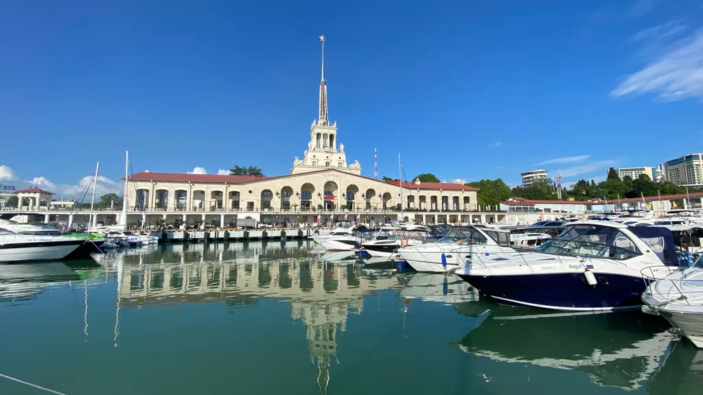 Студия с балконом у Морпорта