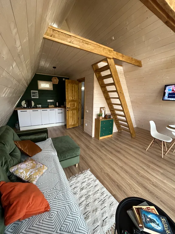 Стильный Афрейм-дом у леса