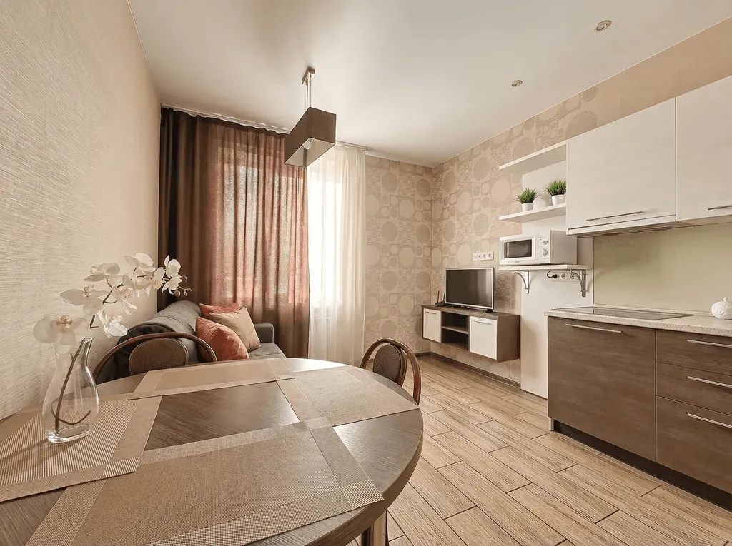 Евротрёхкомнатная квартира с балконом для 6 гостей