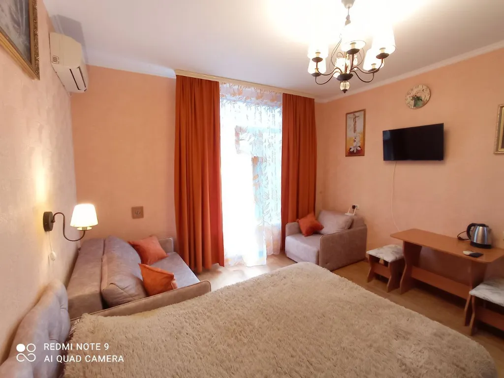 Комфортная студия в центре Алупки у дворца