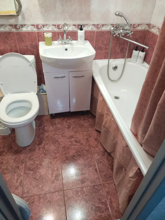 Уютная квартира рядом с больницей Середавина и рядом с лесом