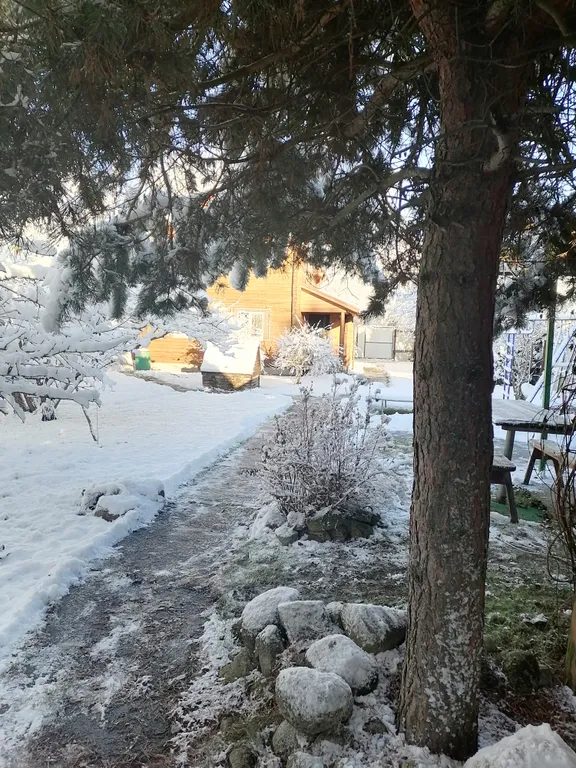 Дом 2 этажа, баня на дровах