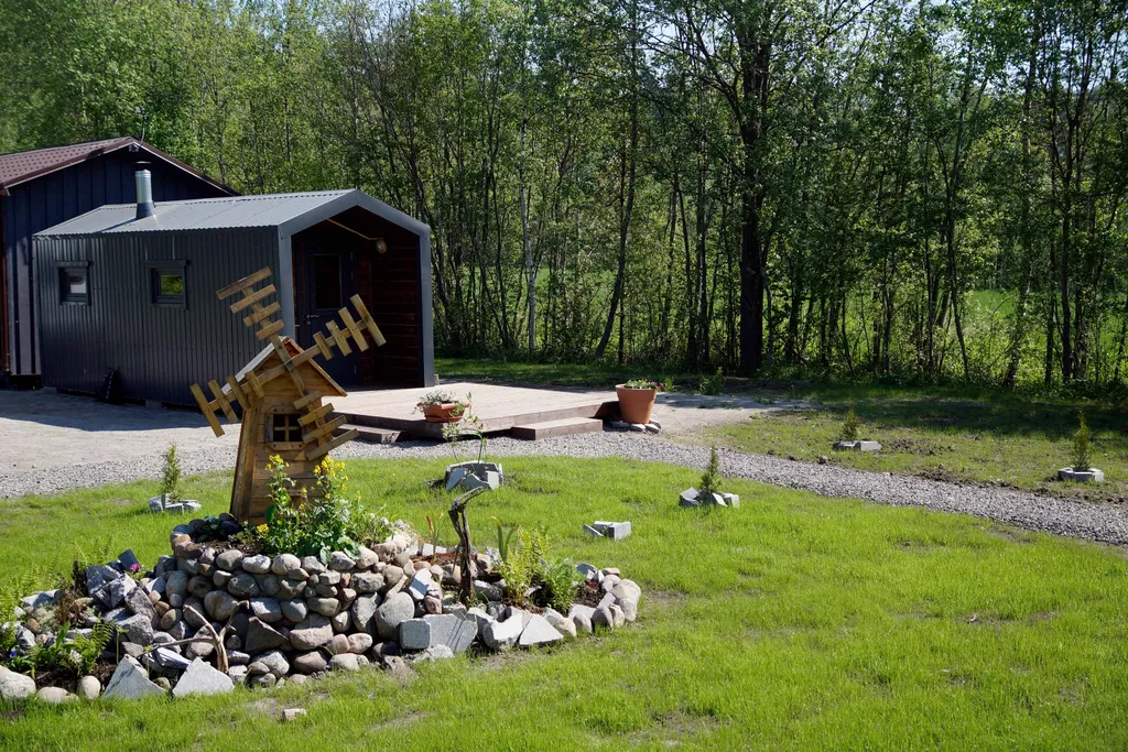 Дом в окружении заповедного леса у подножия горы Варамяки