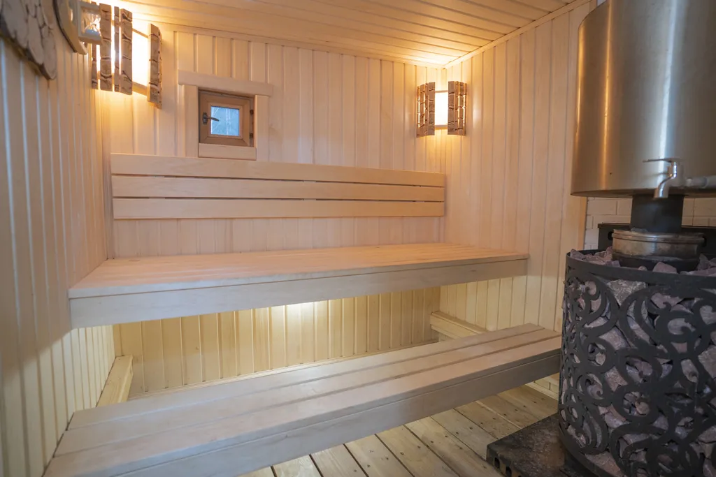 Дом для двоих в сосновом лесу