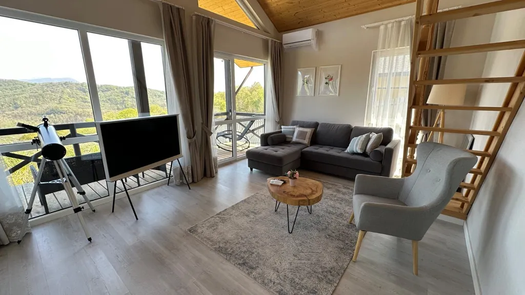 Дом в стиле шале с панорамный видом на горы