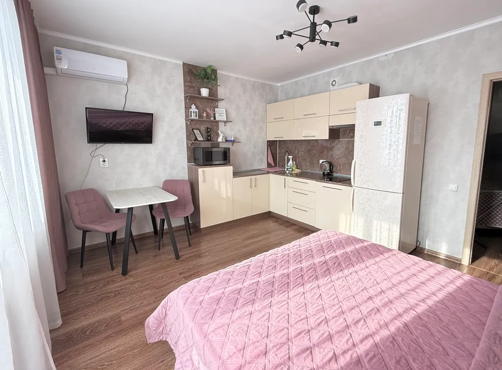 Уютная квартира Академ Риверсайд