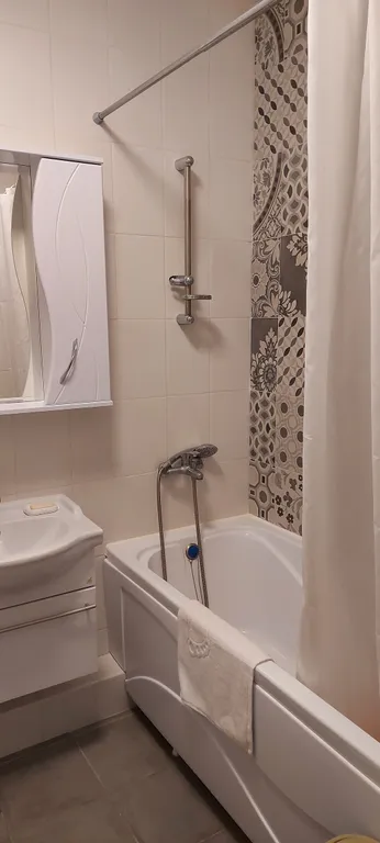 Просторная квартира с бассейном в ЖК Кипарис